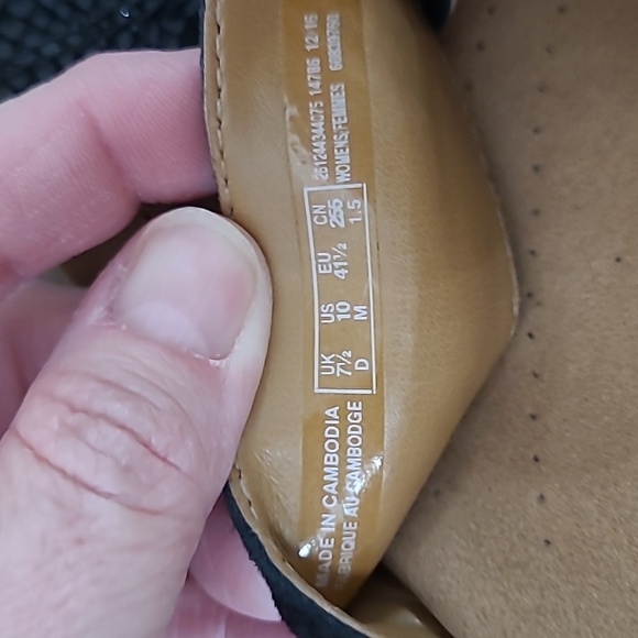 Clarks Black Textured Wedge Sandals size 10. - Picture 9 of 11